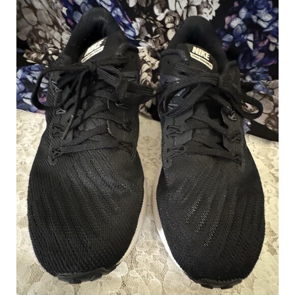 Size 8 - Nike Air Zoom Structure 22 Black Gridiron Running Shoes - Picture 1 of 8